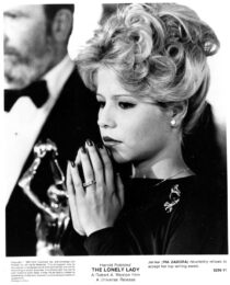 دانلود فیلم The Lonely Lady 1983352727-3239834