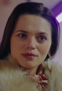 دانلود فیلم کوتاه Rich Girl Buys Homeless Man 2023388207-1488493880